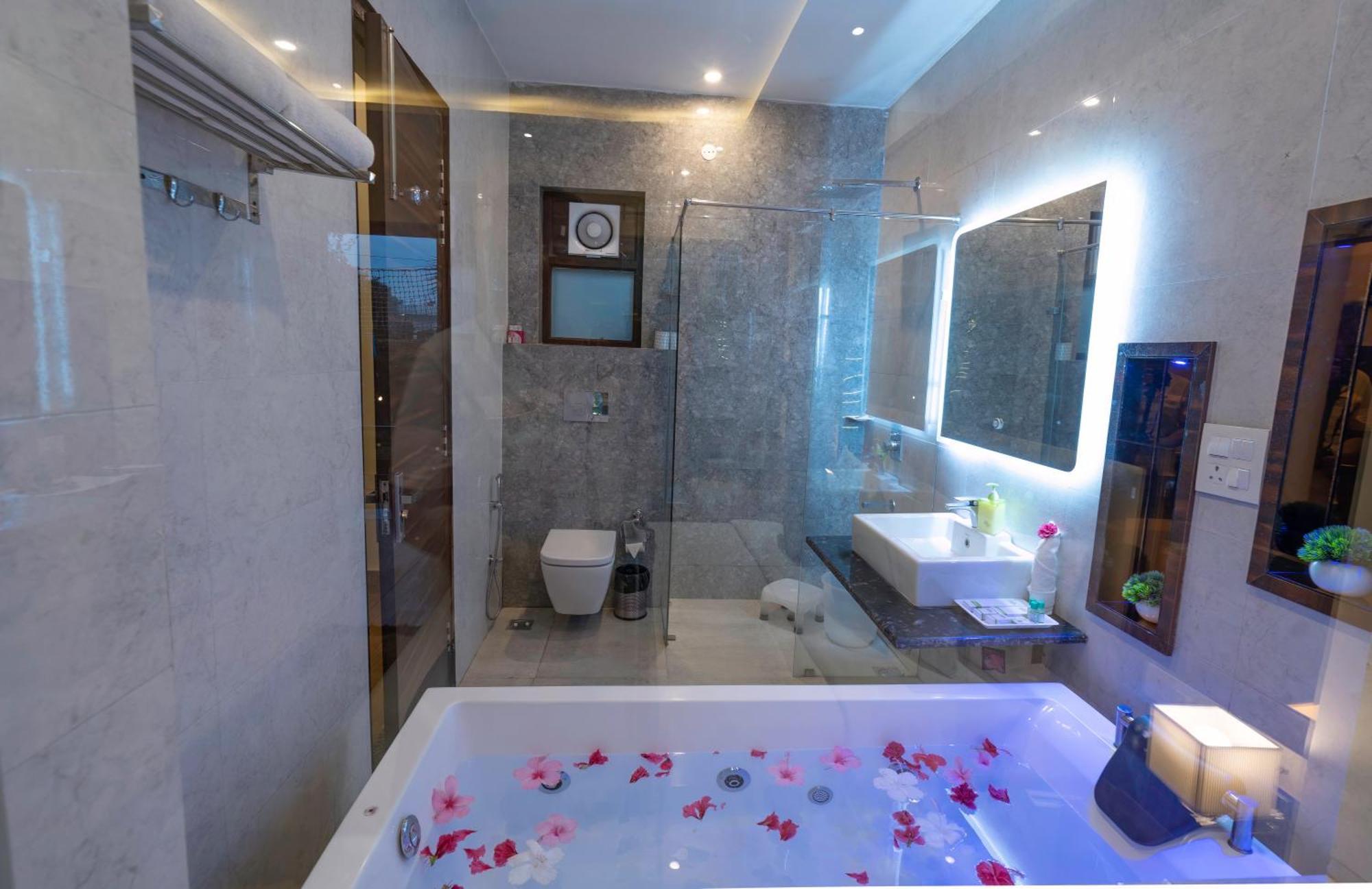 วินซัม รีสอร์ต แอนด์ สปา คอร์เบตต์ Hotel รามนาการ์ ภายนอก รูปภาพ