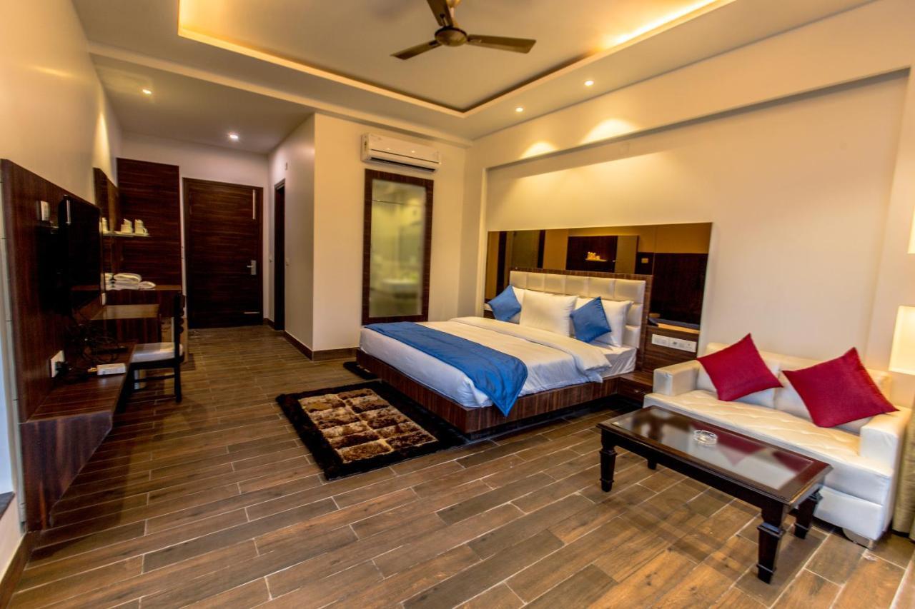 วินซัม รีสอร์ต แอนด์ สปา คอร์เบตต์ Hotel รามนาการ์ ภายนอก รูปภาพ